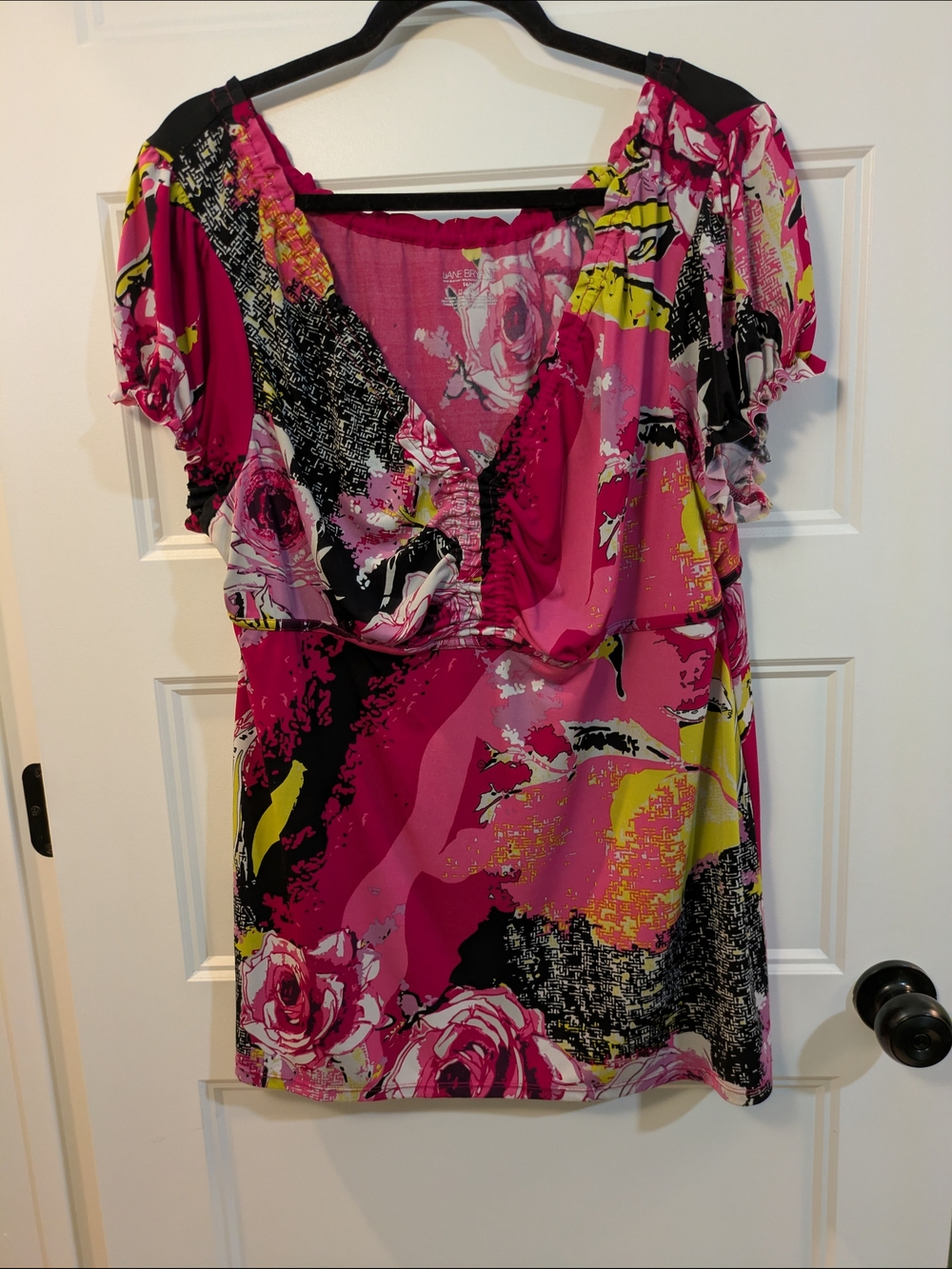 🔴 3/$15 Lane Bryant Fuchsia Pink Floral V-Neck Ruffle Sleeve Blouse